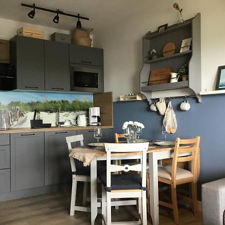 Liebevoll Eingerichtete Ferienwohnung Luettje Koje ドルヌム エクステリア 写真