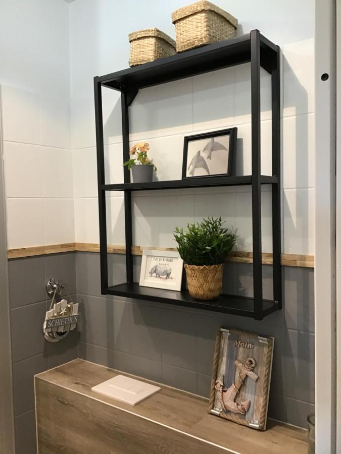 Liebevoll Eingerichtete Ferienwohnung Luettje Koje ドルヌム エクステリア 写真