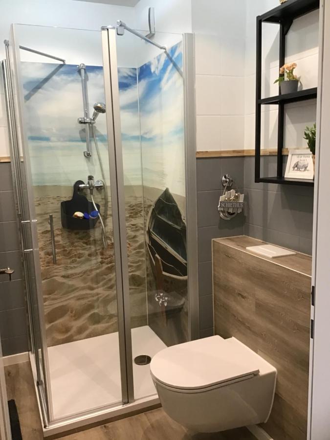 Liebevoll Eingerichtete Ferienwohnung Luettje Koje ドルヌム エクステリア 写真